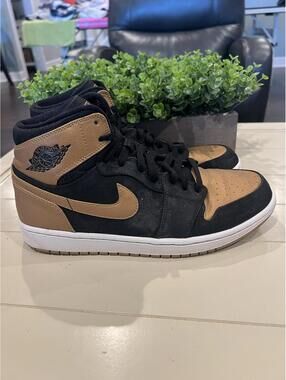 Air Jordan 1 Retro High 'Melo'